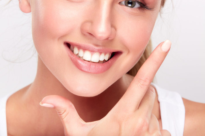 is it better to get a root canal or tooth extraction